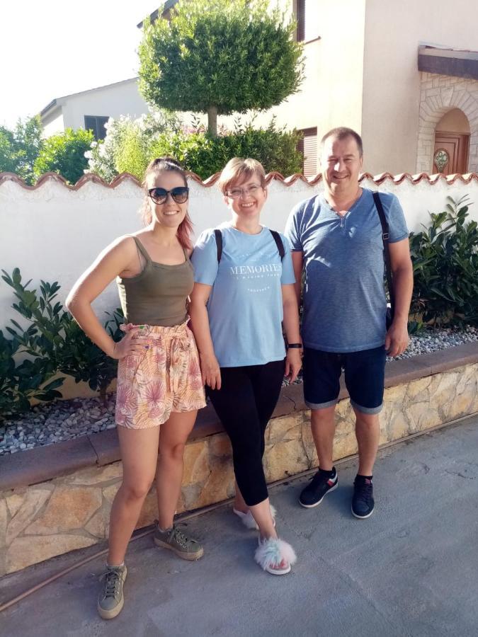 Apartmani Alma Pola Esterno foto