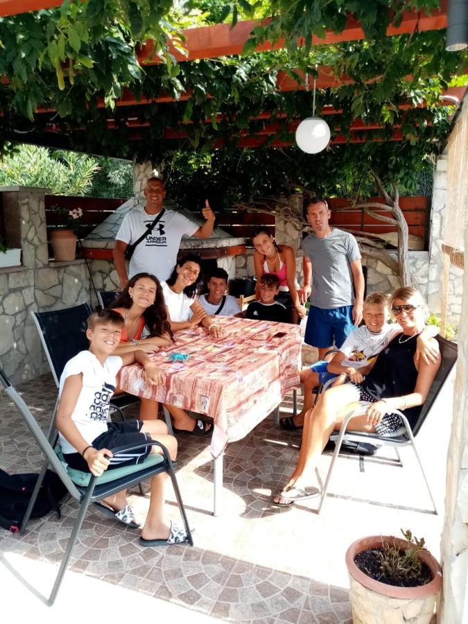 Apartmani Alma Pola Esterno foto