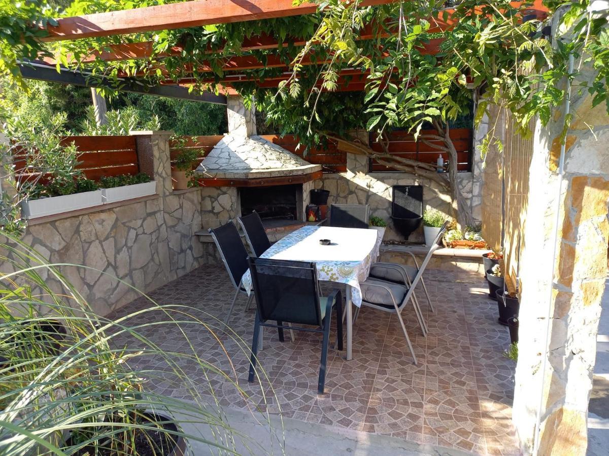 Apartmani Alma Pola Esterno foto