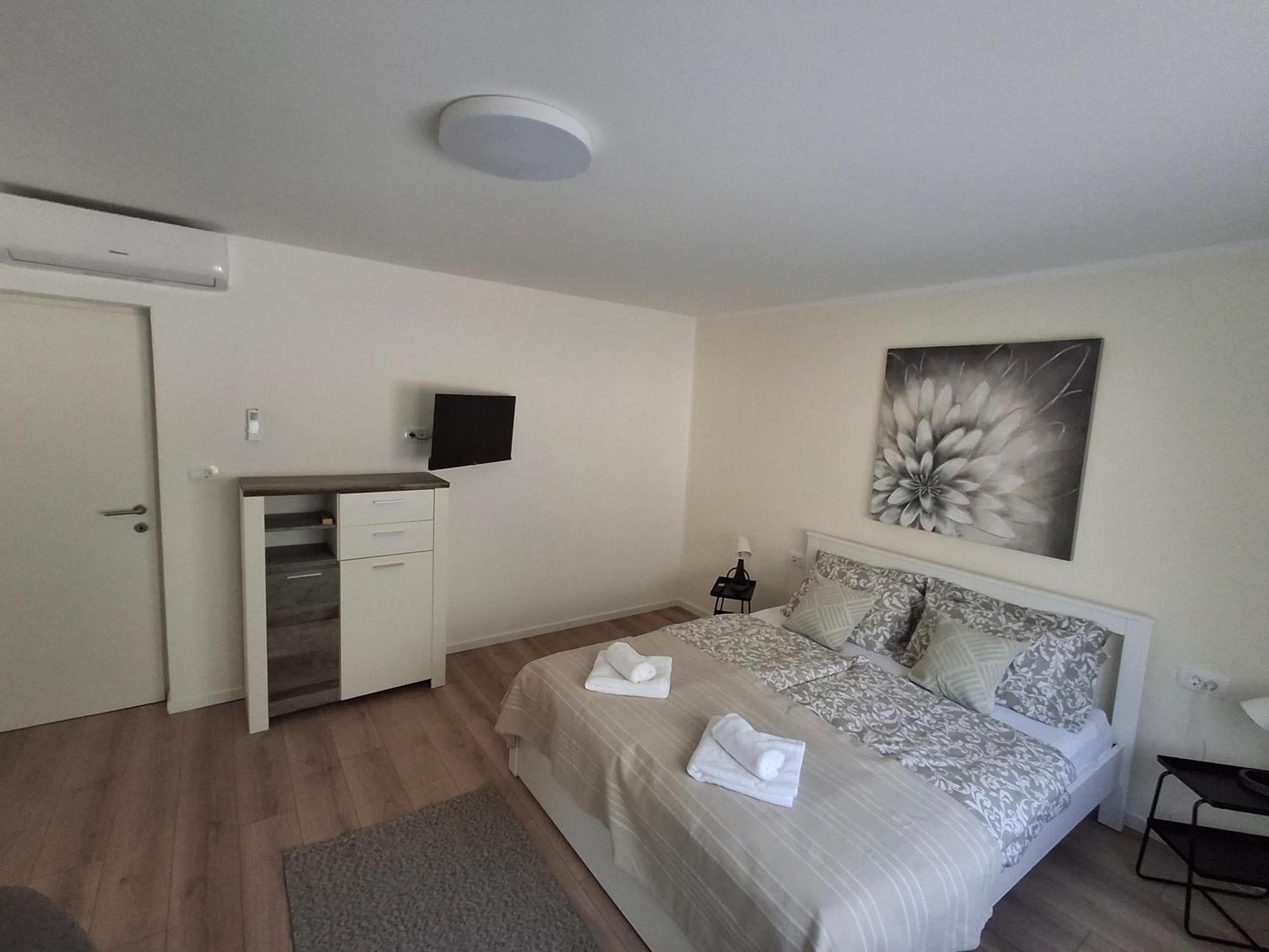 Apartmani Alma Pola Esterno foto