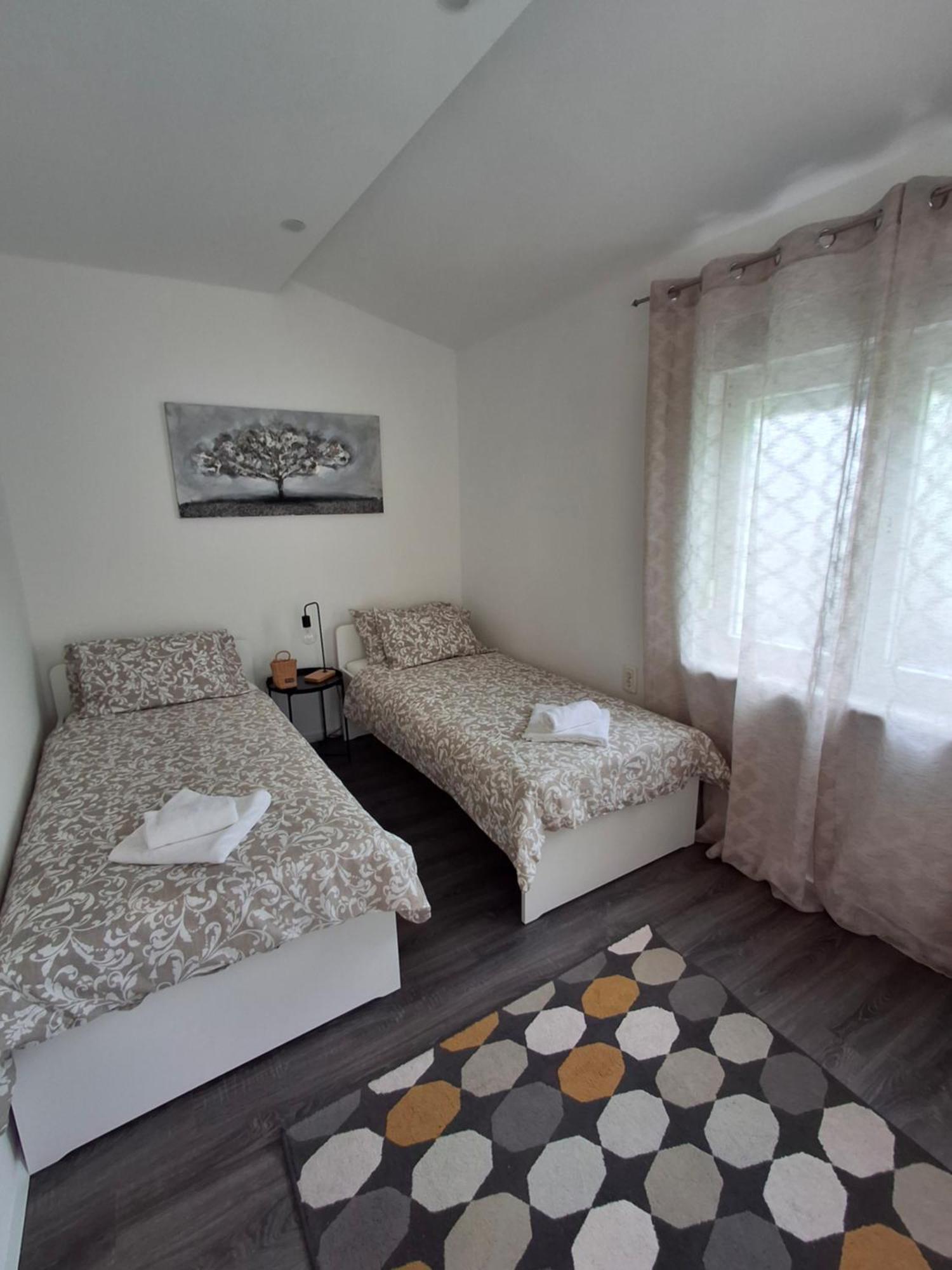 Apartmani Alma Pola Esterno foto