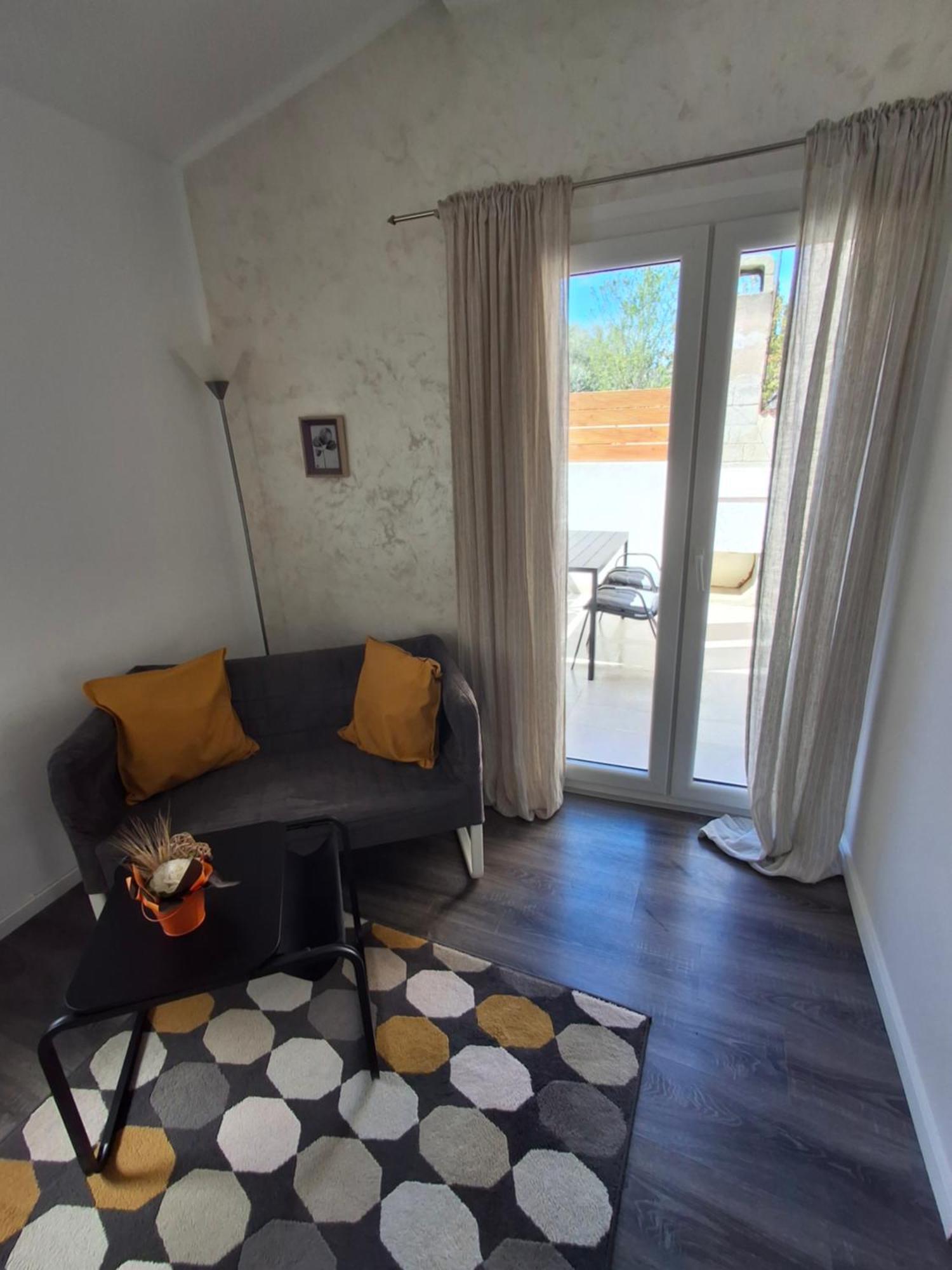 Apartmani Alma Pola Esterno foto